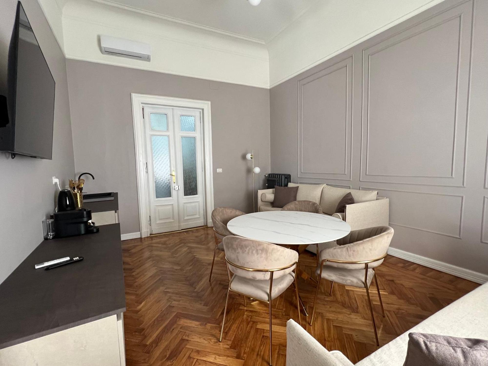 Turin Central Cavour Bagian luar foto